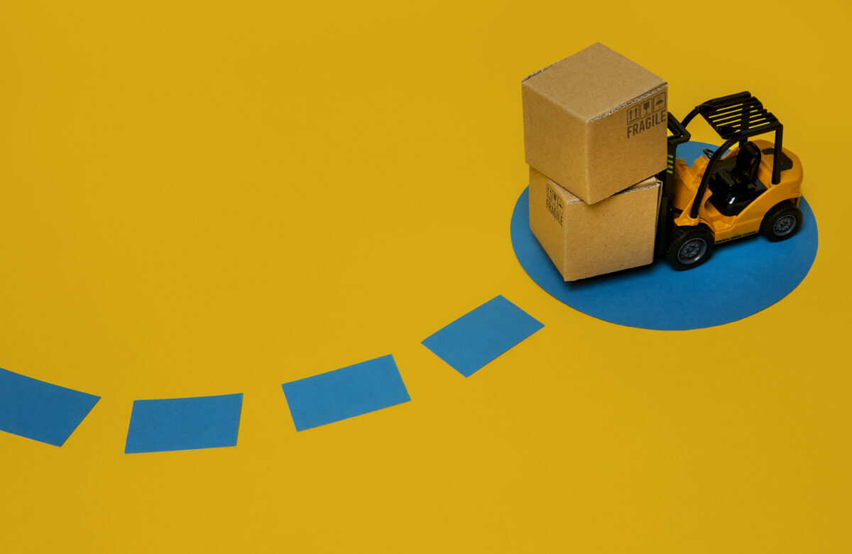 Cómo gestionar envíos con múltiples transportistas en 2026: guía para equipos de e-commerce internacional